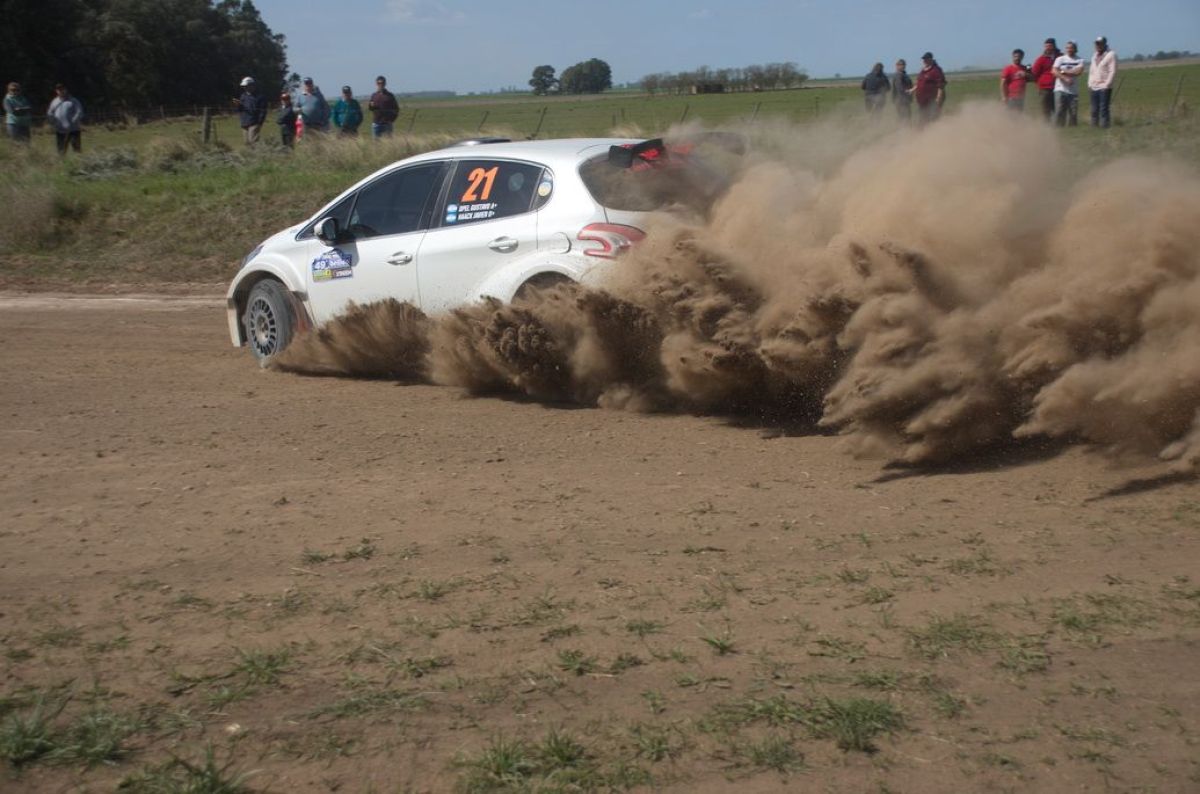 Esteban Domínguez - Mariano Pissaco ganadores en su Clase y la General