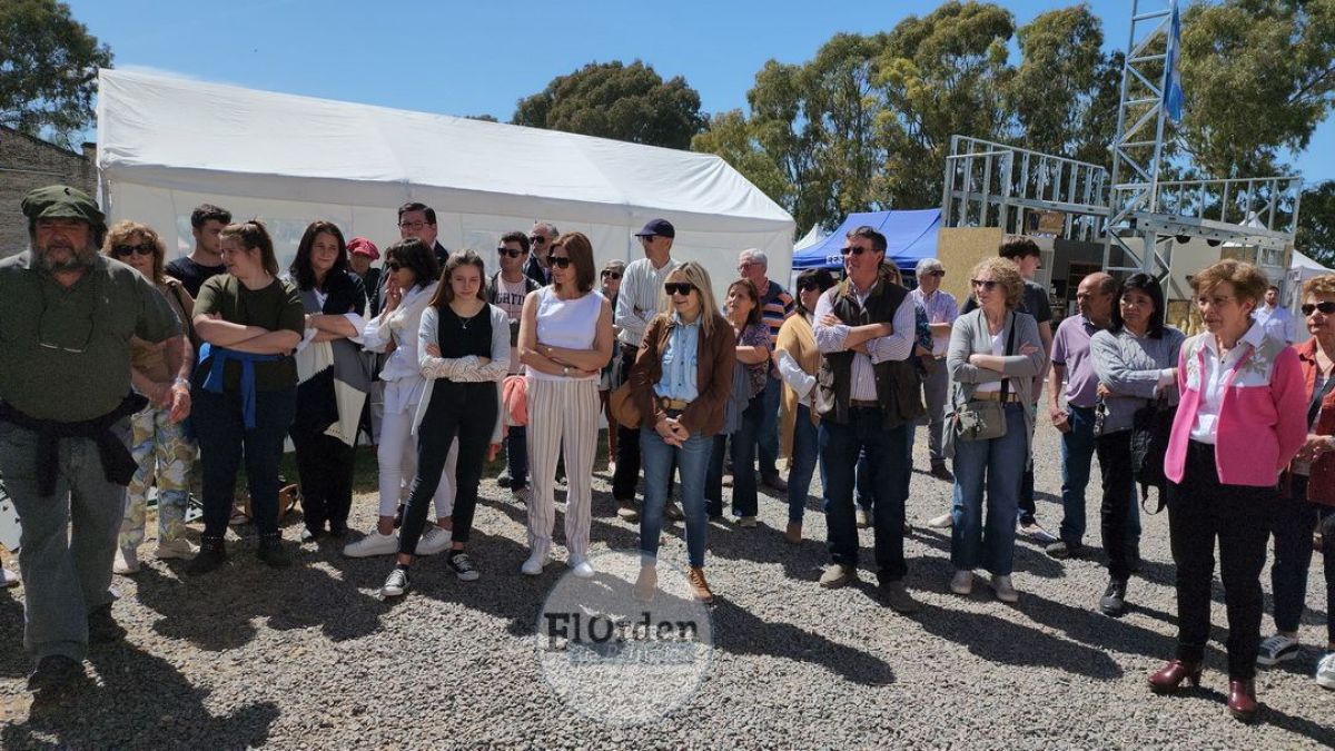 Con acto oficial, desfile y discursos se realizó la muestra ganadera pringlense