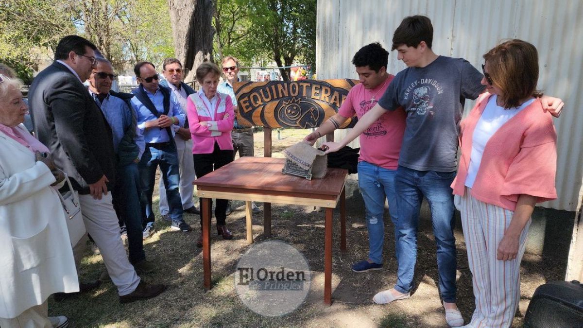 Con acto oficial, desfile y discursos se realizó la muestra ganadera pringlense