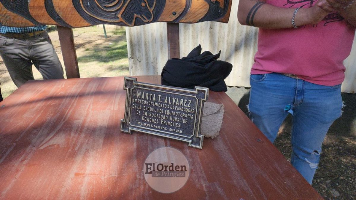 Con acto oficial, desfile y discursos se realizó la muestra ganadera pringlense