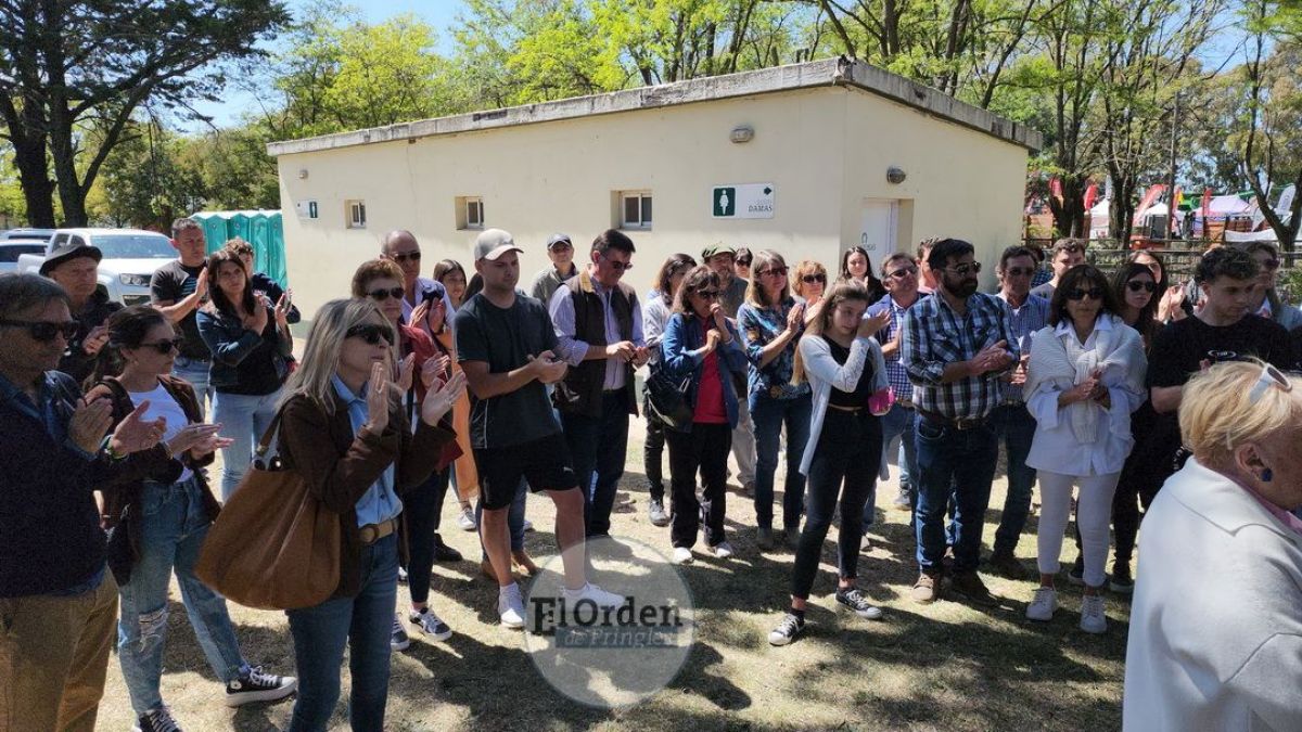 Con acto oficial, desfile y discursos se realizó la muestra ganadera pringlense