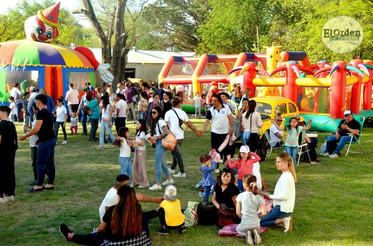 Con acto oficial, desfile y discursos se realizó la muestra ganadera pringlense