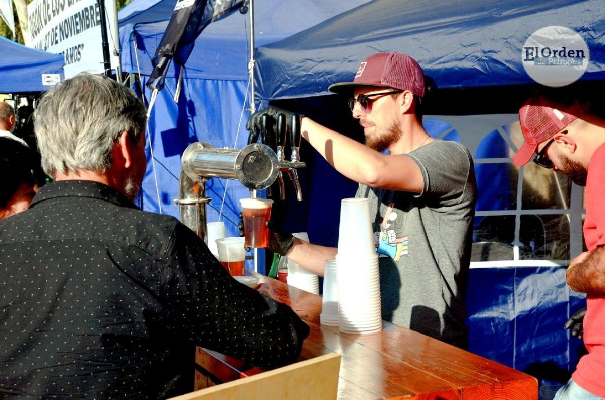 Con acto oficial, desfile y discursos se realizó la muestra ganadera pringlense