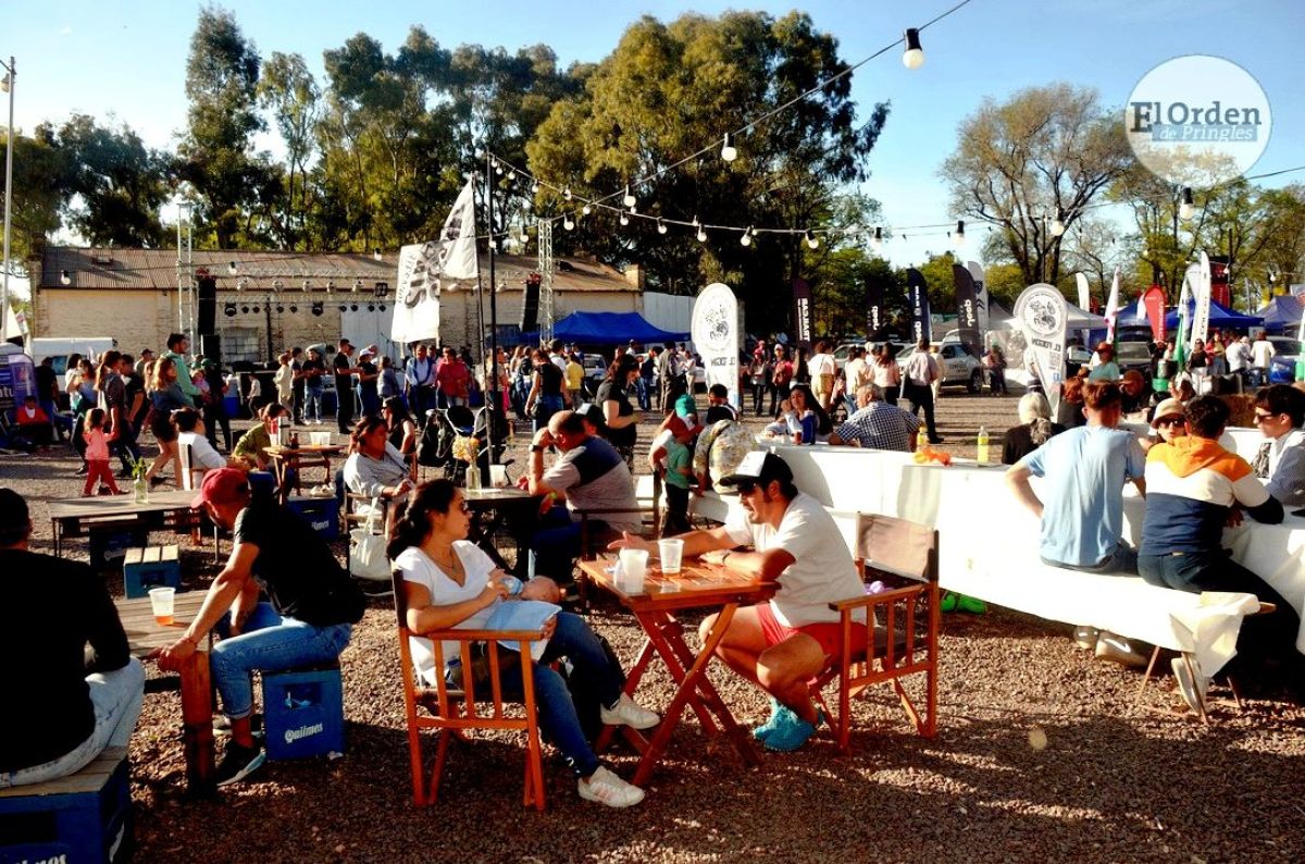 Con acto oficial, desfile y discursos se realizó la muestra ganadera pringlense