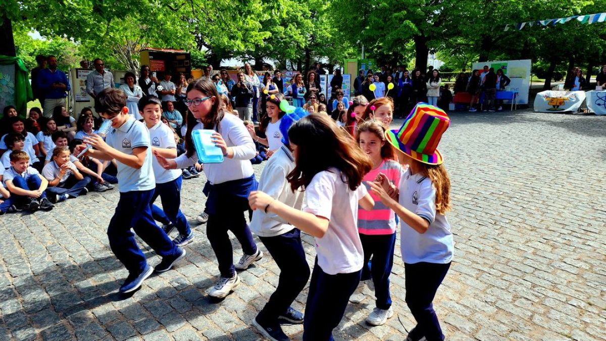 El cuidado de la Tierra, tema central de la muestra institucional.