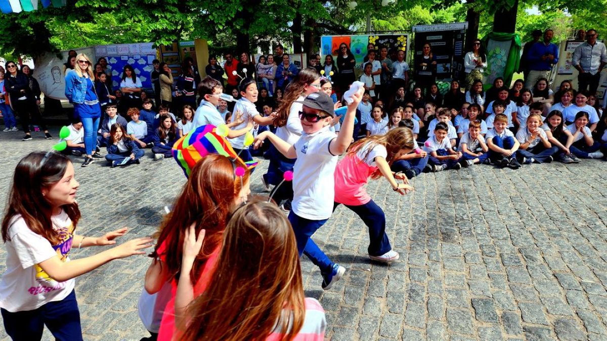 El cuidado de la Tierra, tema central de la muestra institucional.