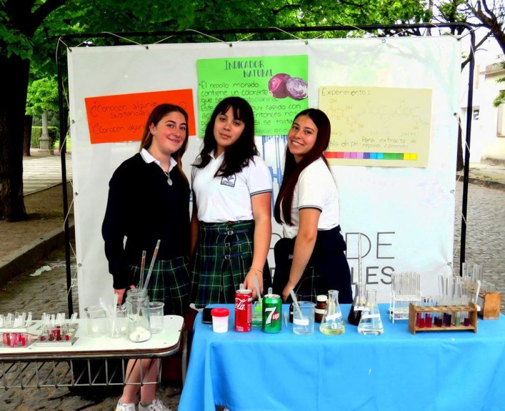 El cuidado de la Tierra, tema central de la muestra institucional.