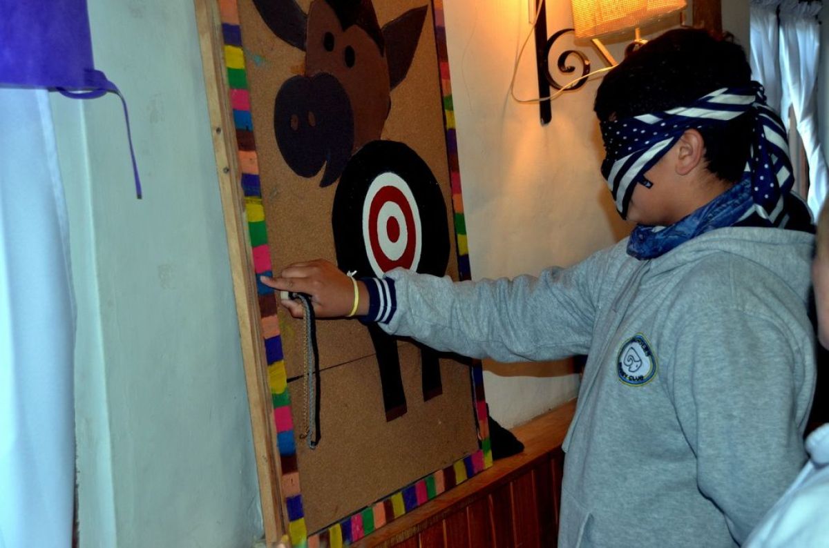 Divertida kermesse  de la Escuela Primaria N° 1 en  el Campo Scout