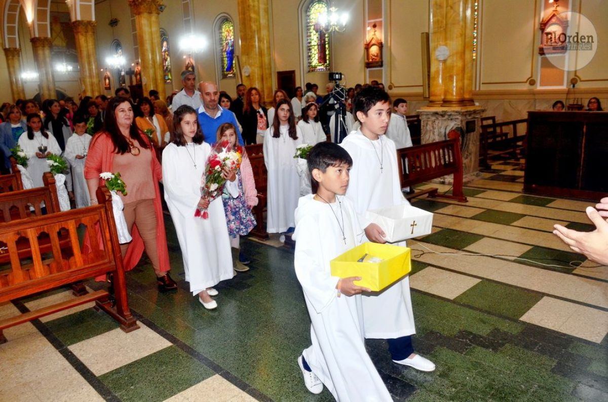 21 niños tomaron la primera Comunión durante el fin de semana 