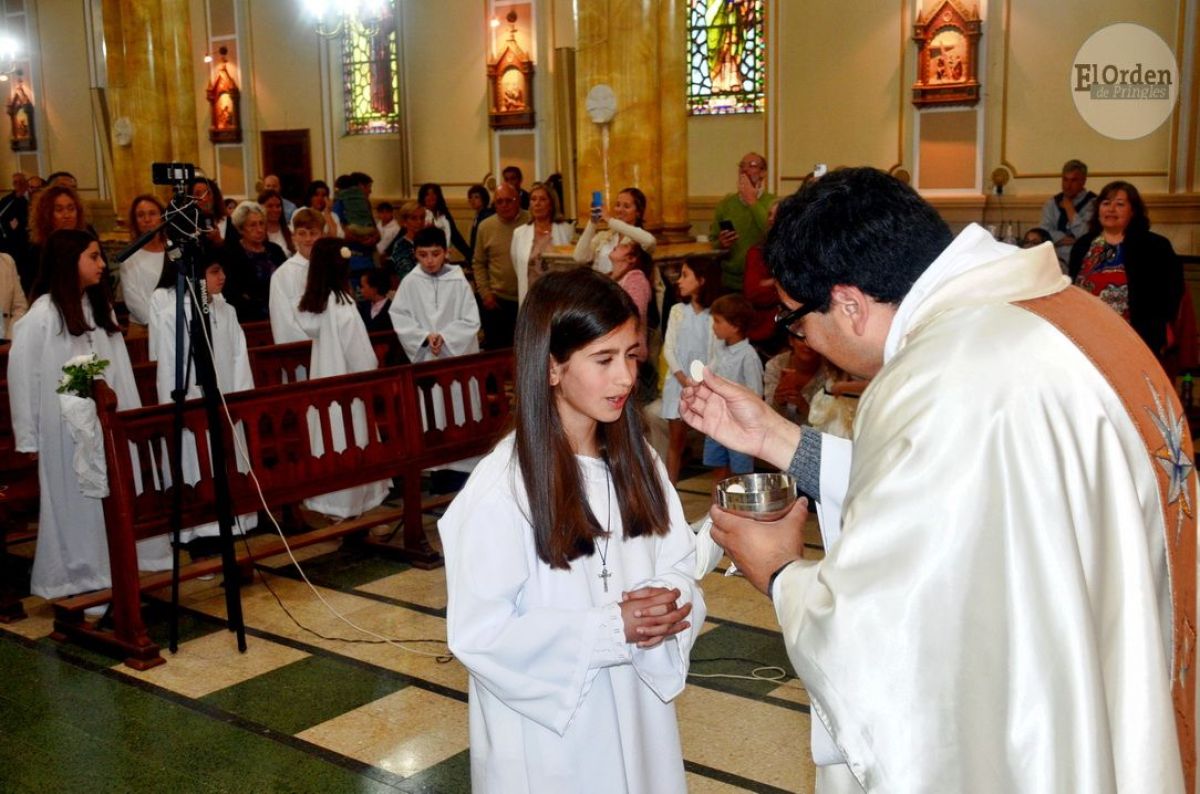 21 niños tomaron la primera Comunión durante el fin de semana 