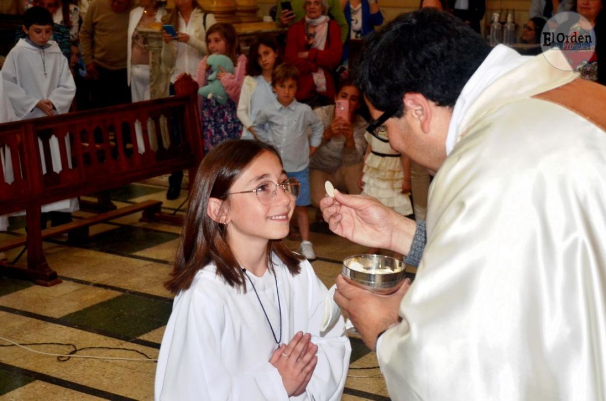 21 niños tomaron la primera Comunión durante el fin de semana 