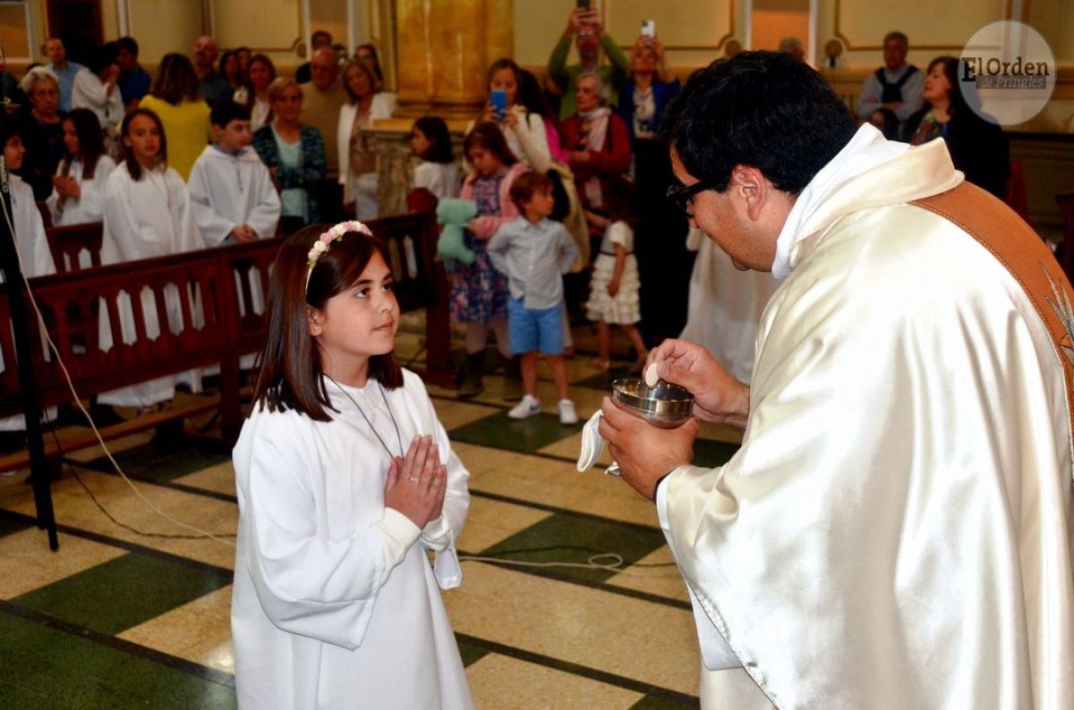 21 niños tomaron la primera Comunión durante el fin de semana 
