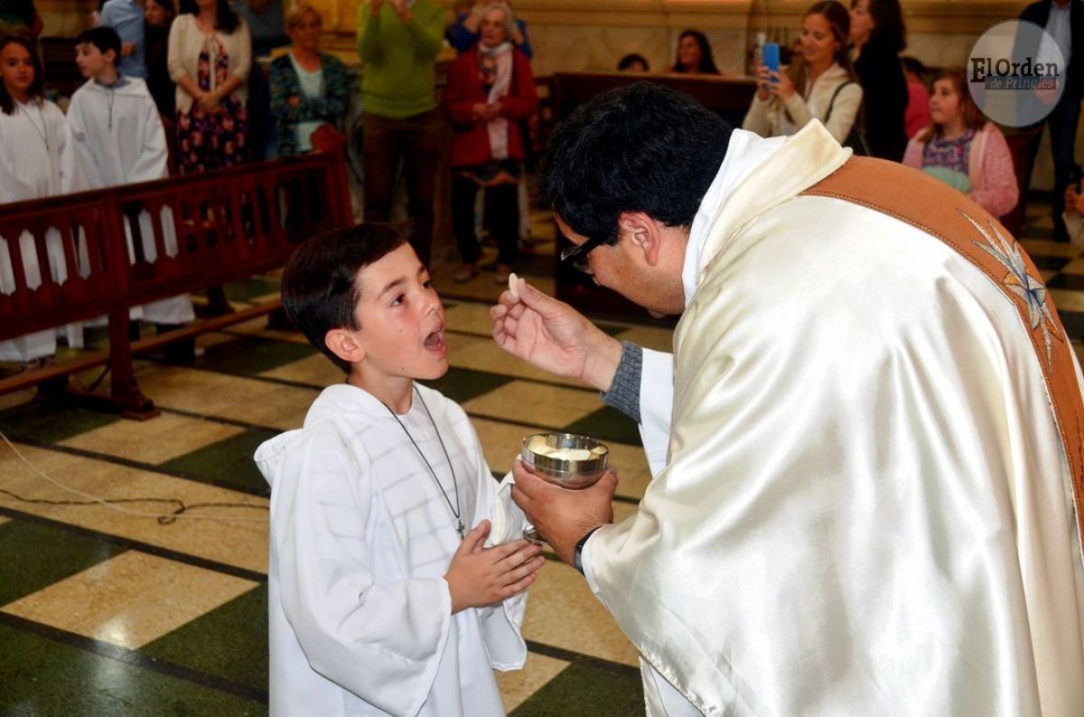 21 niños tomaron la primera Comunión durante el fin de semana 