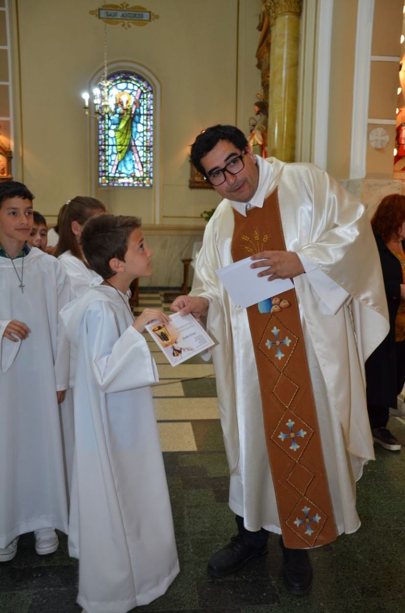 Siguen las Primeras Comuniones en Capillas y en el Templo Parroquial