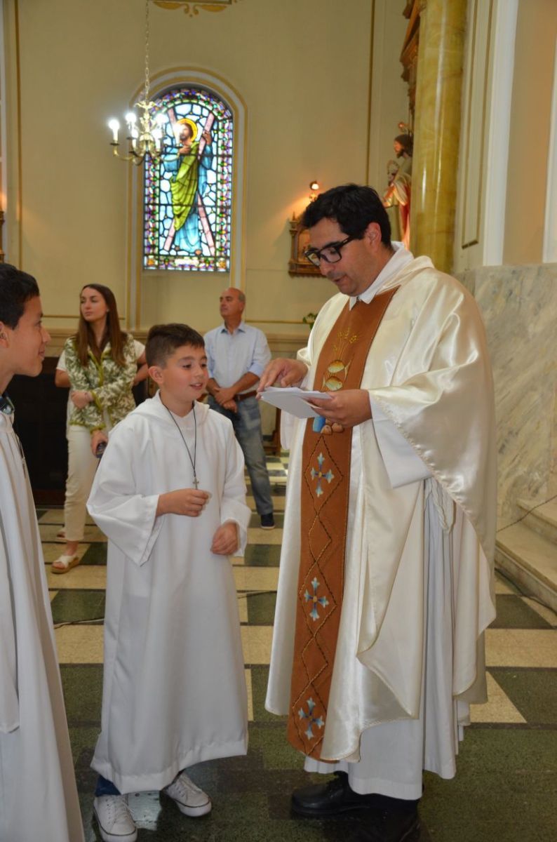 Siguen las Primeras Comuniones en Capillas y en el Templo Parroquial