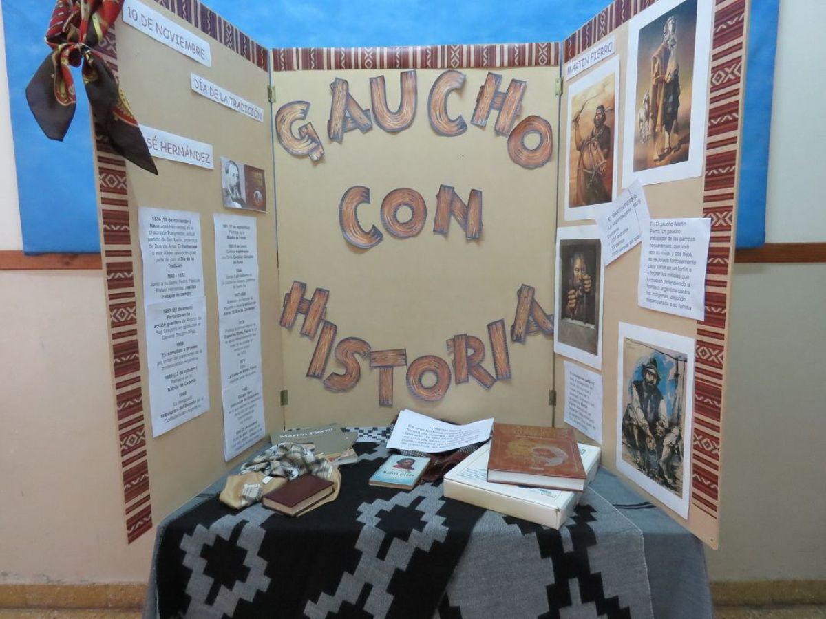 Docentes, alumnos y familias festejaron el Día de la Tradición.