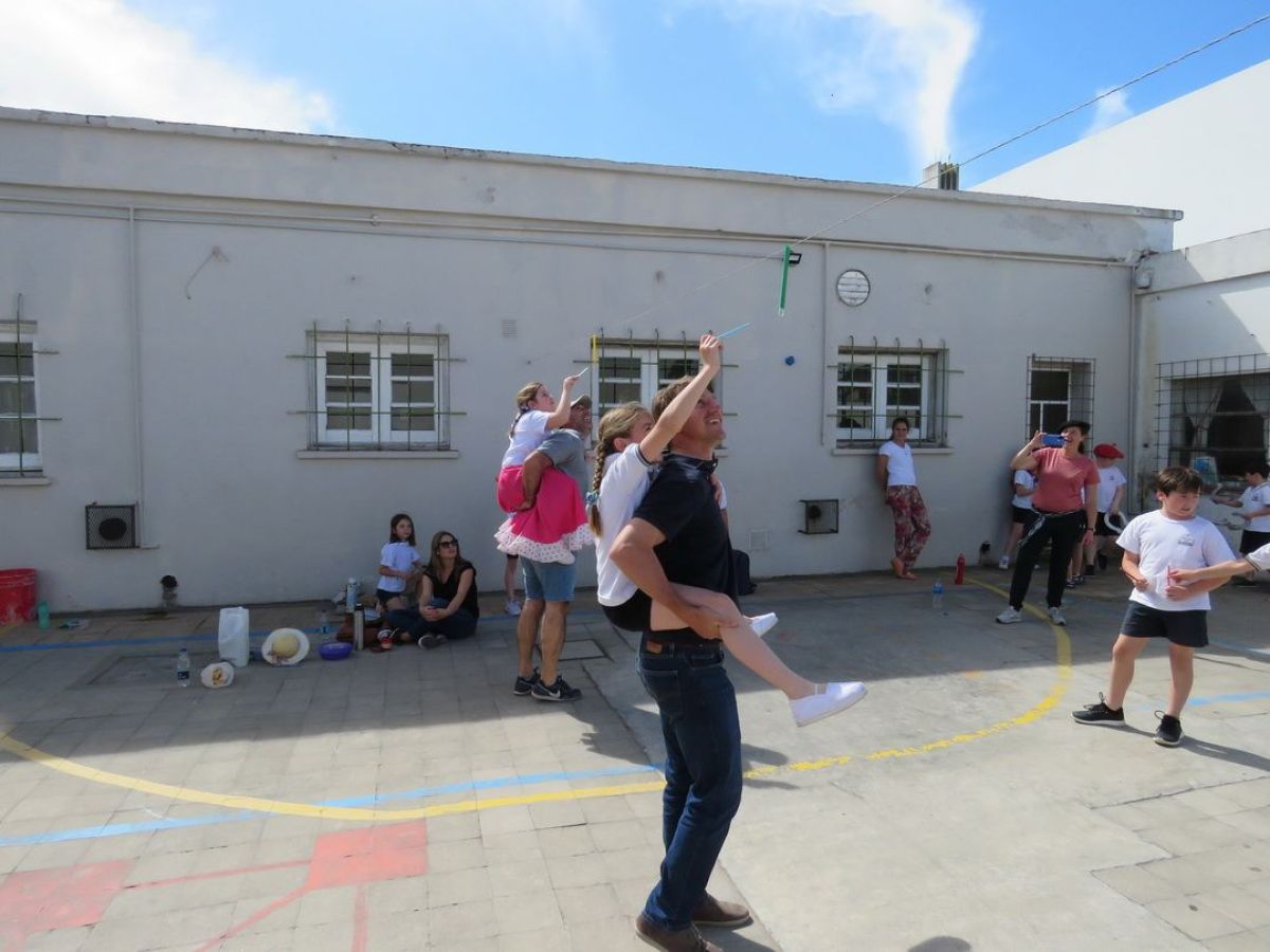 Docentes, alumnos y familias festejaron el Día de la Tradición.
