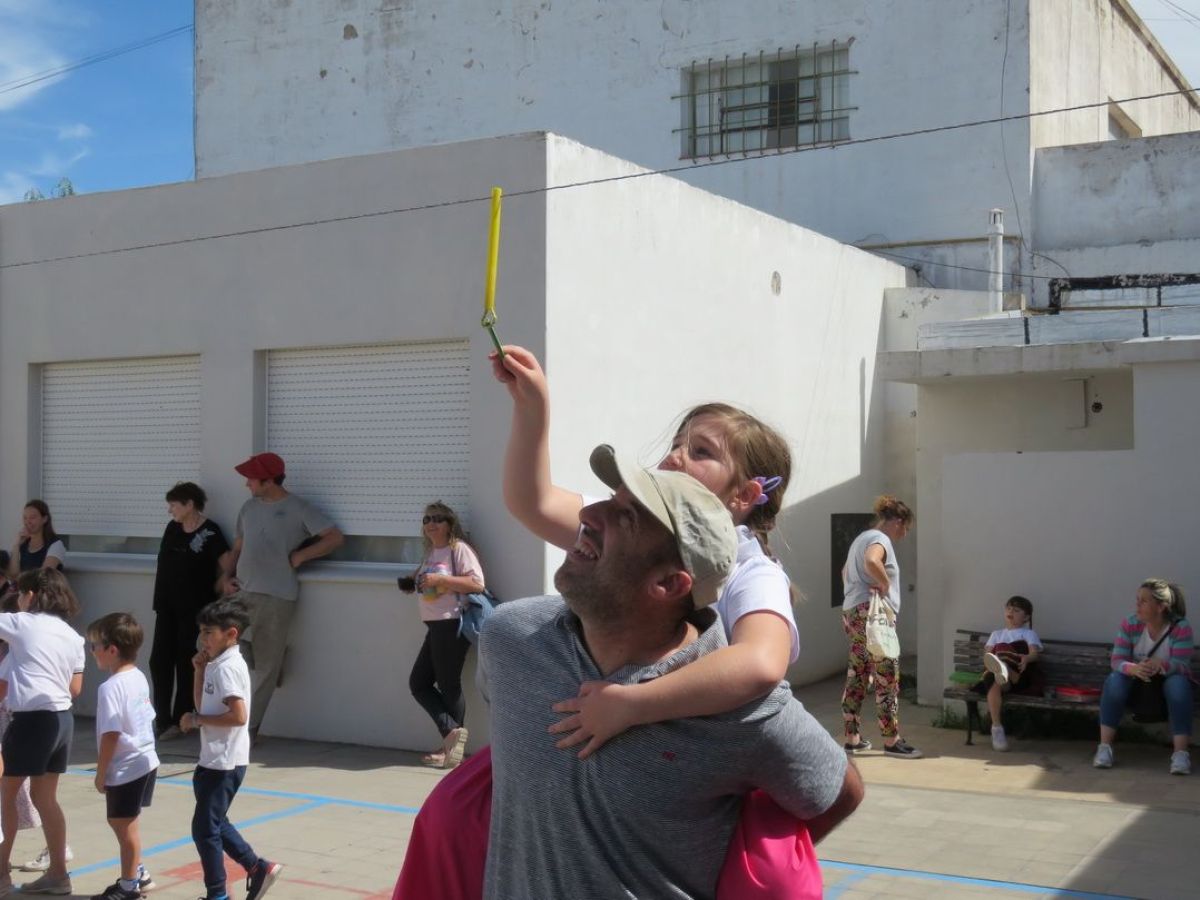 Docentes, alumnos y familias festejaron el Día de la Tradición.