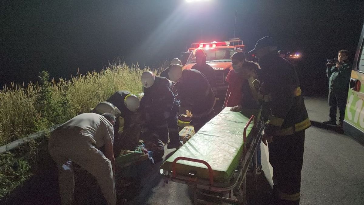 Un camión volcó en Ruta 51 y horas después se incendió