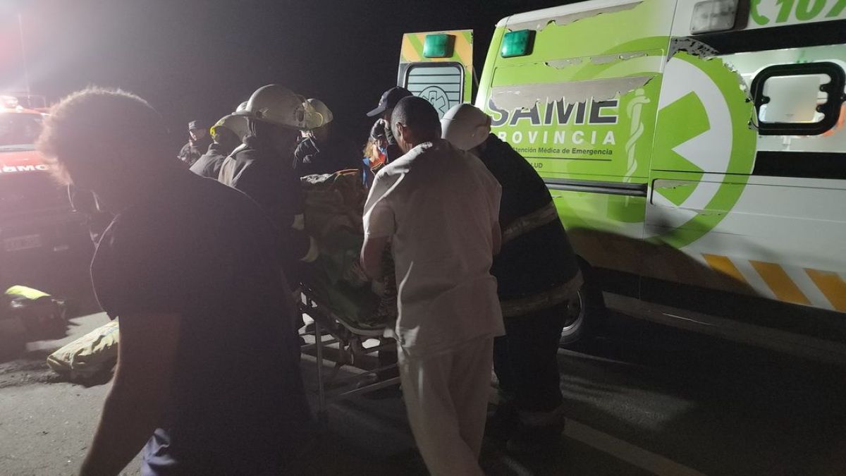 Un camión volcó en Ruta 51 y horas después se incendió