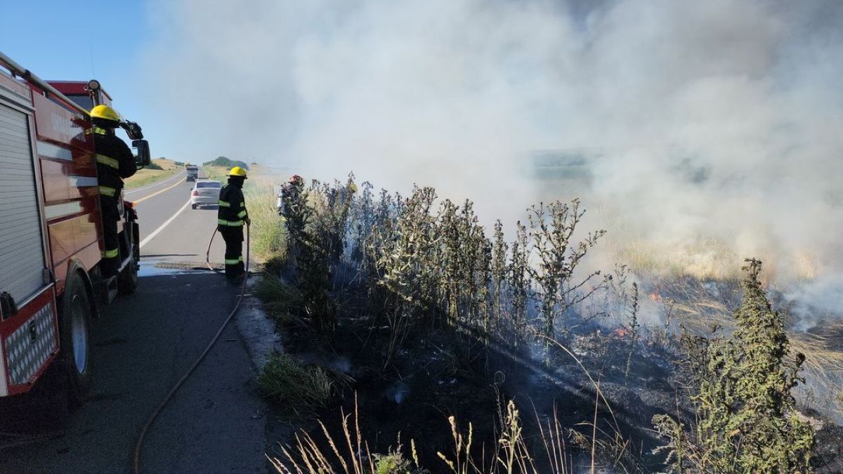 Un camión volcó en Ruta 51 y horas después se incendió