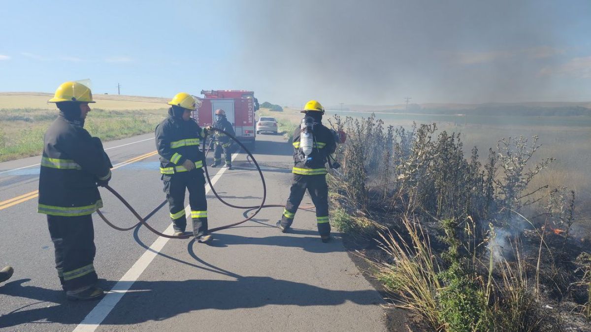 Un camión volcó en Ruta 51 y horas después se incendió