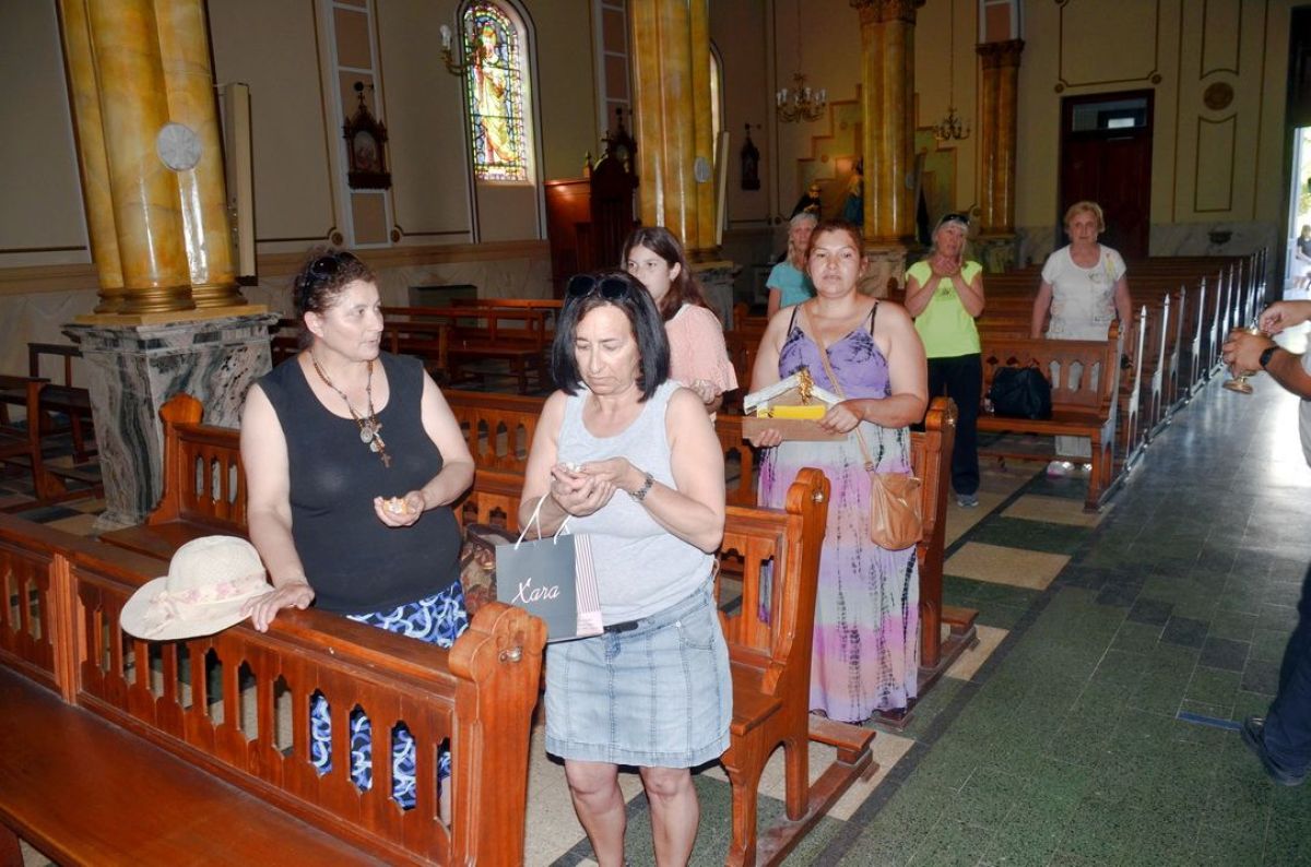La grey católica veneró a la Virgen Inmaculada Concepción de María