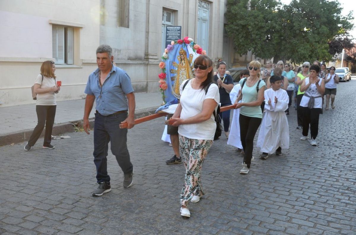 La grey católica veneró a la Virgen Inmaculada Concepción de María