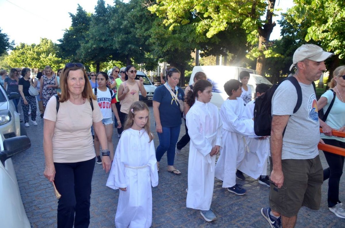 La grey católica veneró a la Virgen Inmaculada Concepción de María