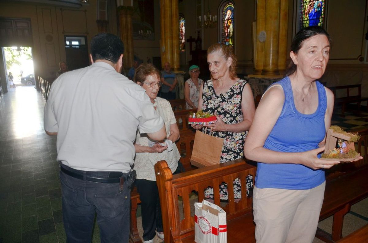 La grey católica veneró a la Virgen Inmaculada Concepción de María