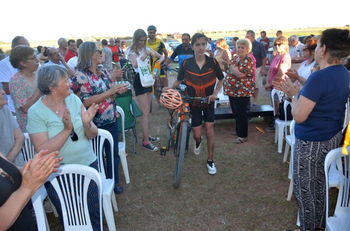 Ni el sol, ni el calor menguaron la Peregrinación  en tributo a la Virgen