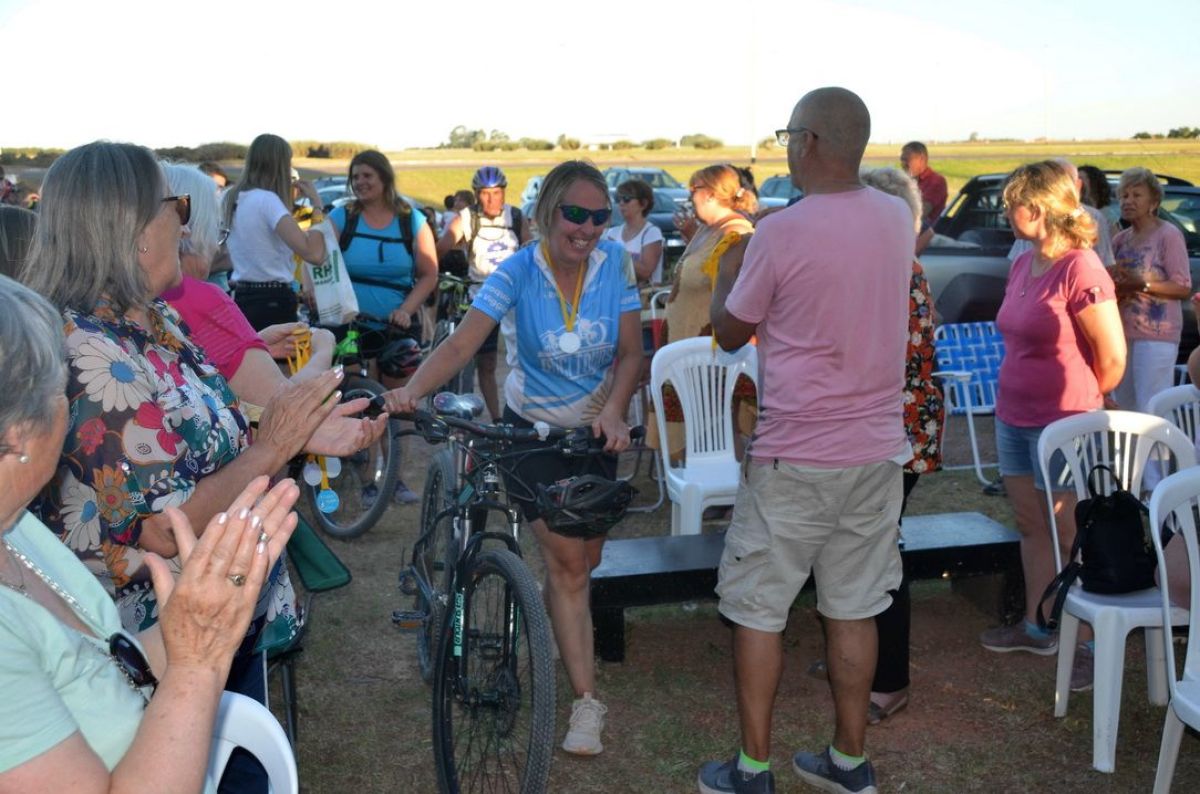 Ni el sol, ni el calor menguaron la Peregrinación  en tributo a la Virgen