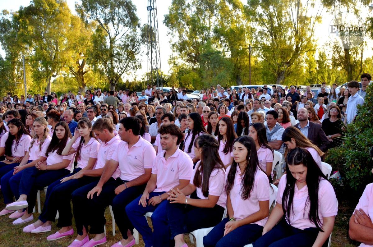 La Escuela Agrotécnica despidió con emoción a sus 67 egresados 2022
