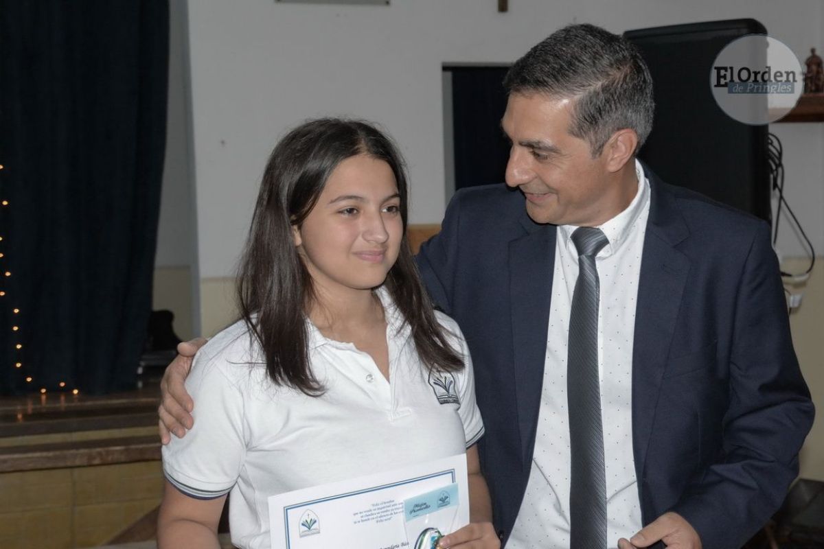 Noche de despedida a los 23 egresados del Colegio Sagrado Corazón