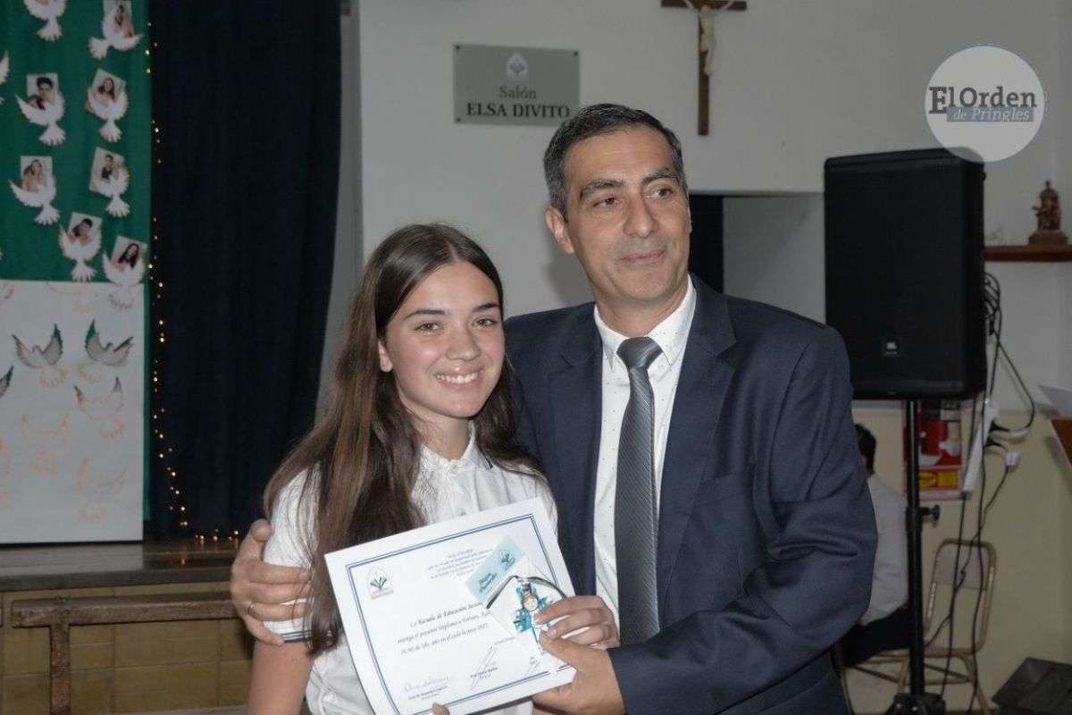 Noche de despedida a los 23 egresados del Colegio Sagrado Corazón