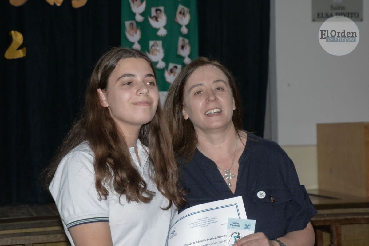 Noche de despedida a los 23 egresados del Colegio Sagrado Corazón