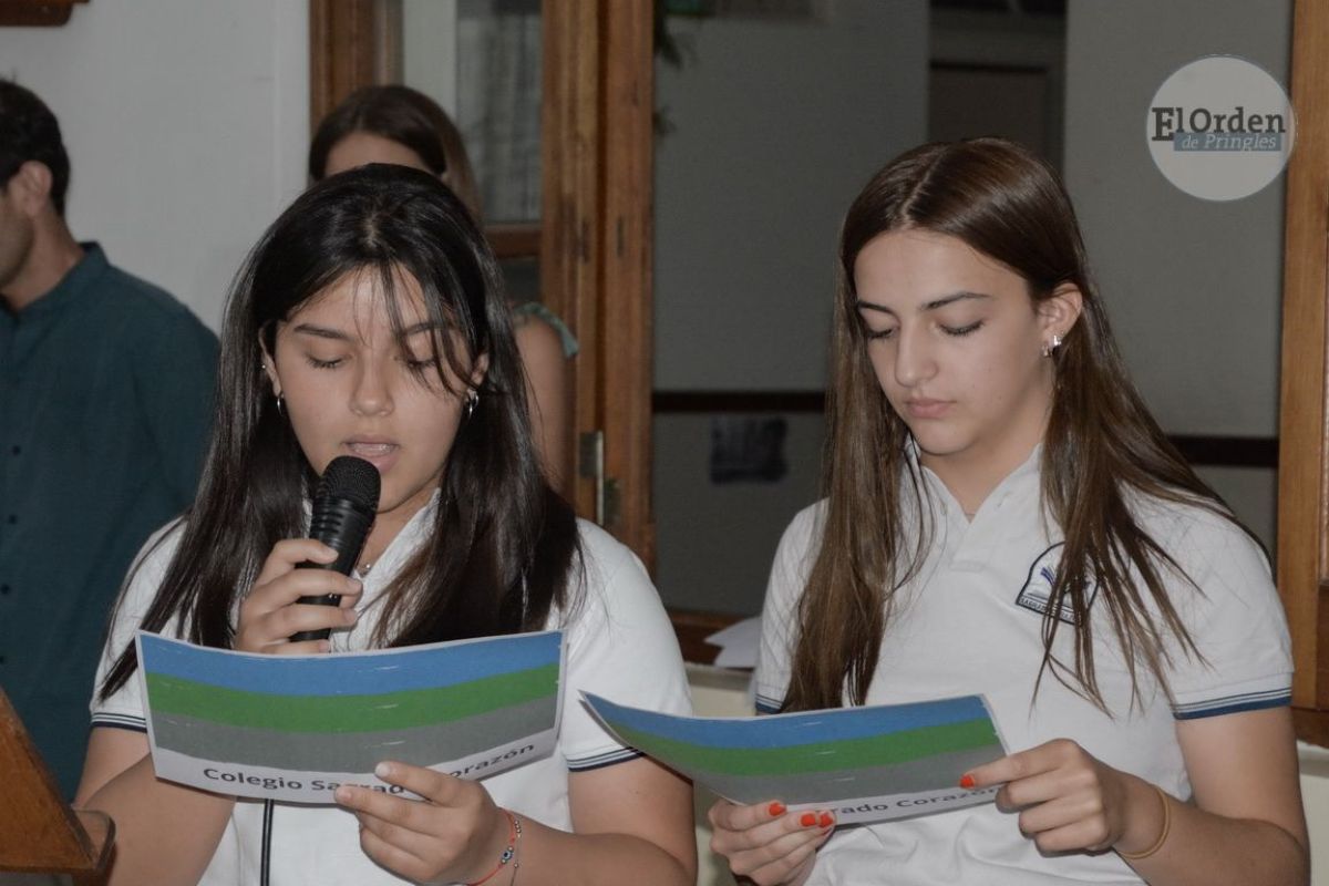Noche de despedida a los 23 egresados del Colegio Sagrado Corazón