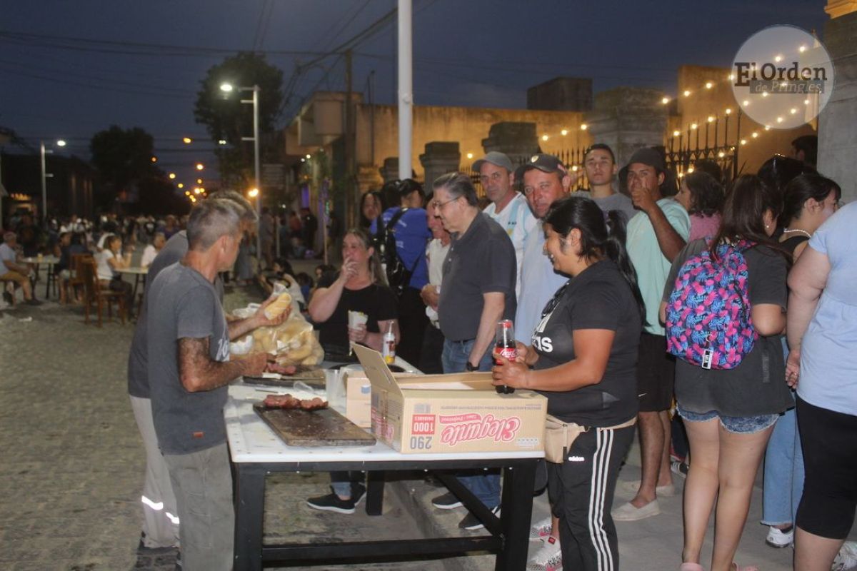 El espíritu navideño se vivió en la Peatonal céntrica de la Ciudad
