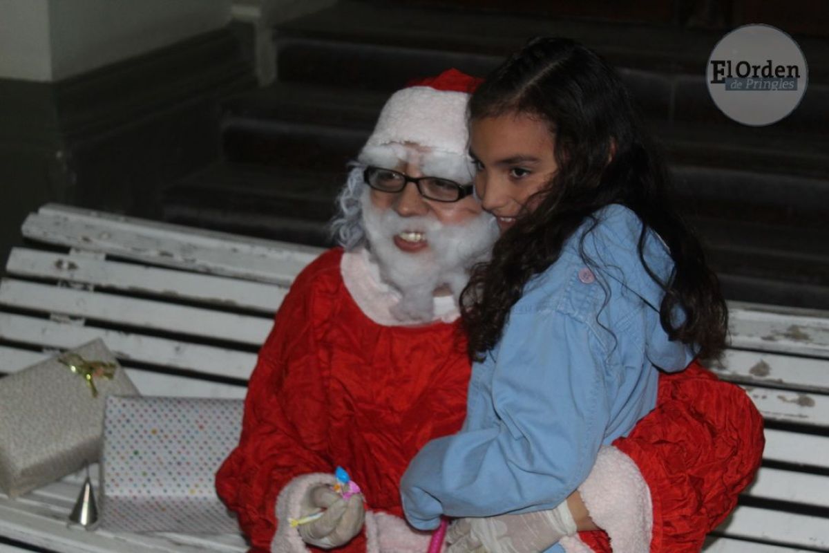 El espíritu navideño se vivió en la Peatonal céntrica de la Ciudad