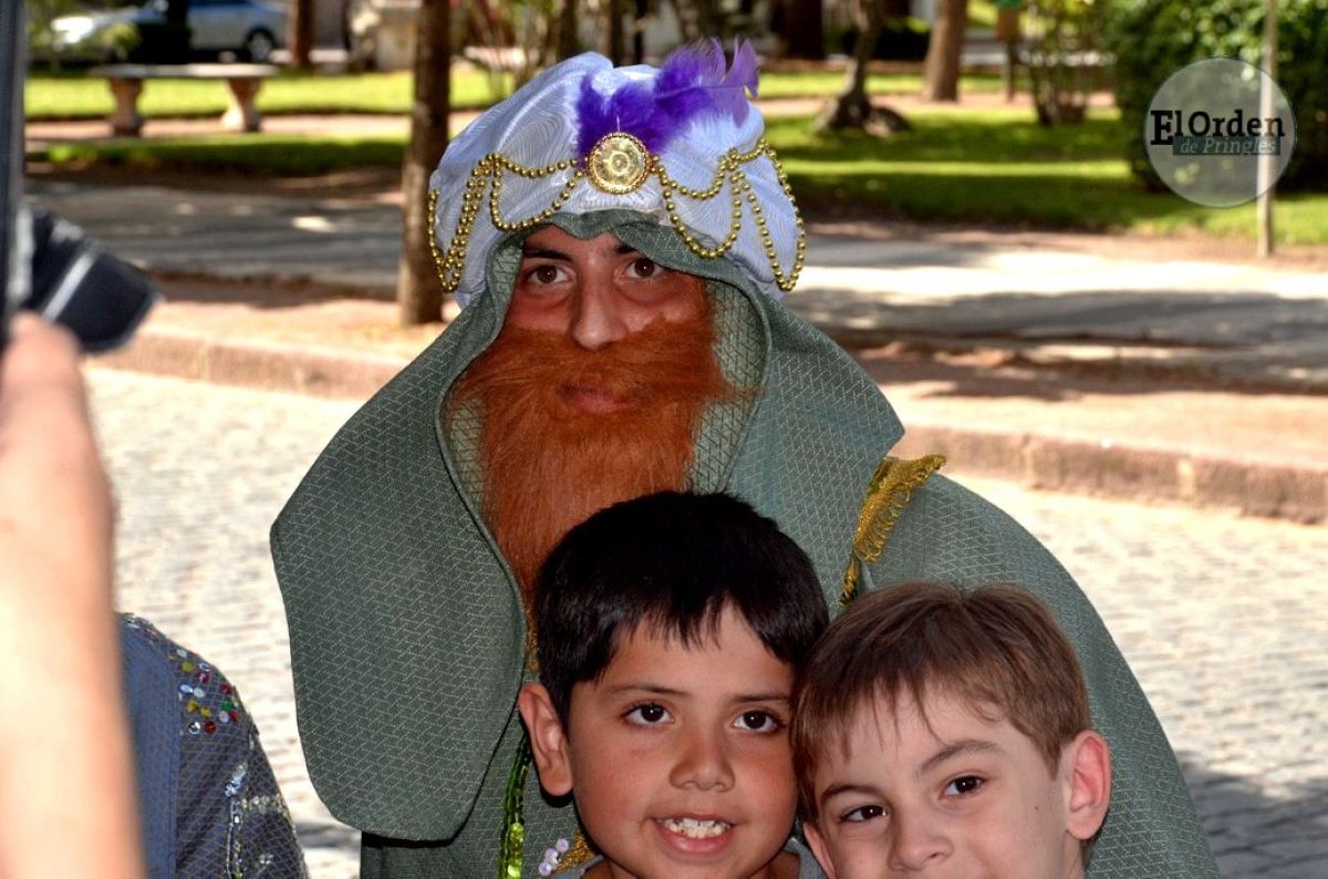 Cálida y emotiva travesía de los Reyes Magos.