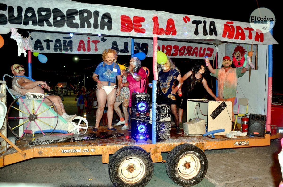 Con murgas, carrozas y mascaritas se están viviendo los Corsos 2023