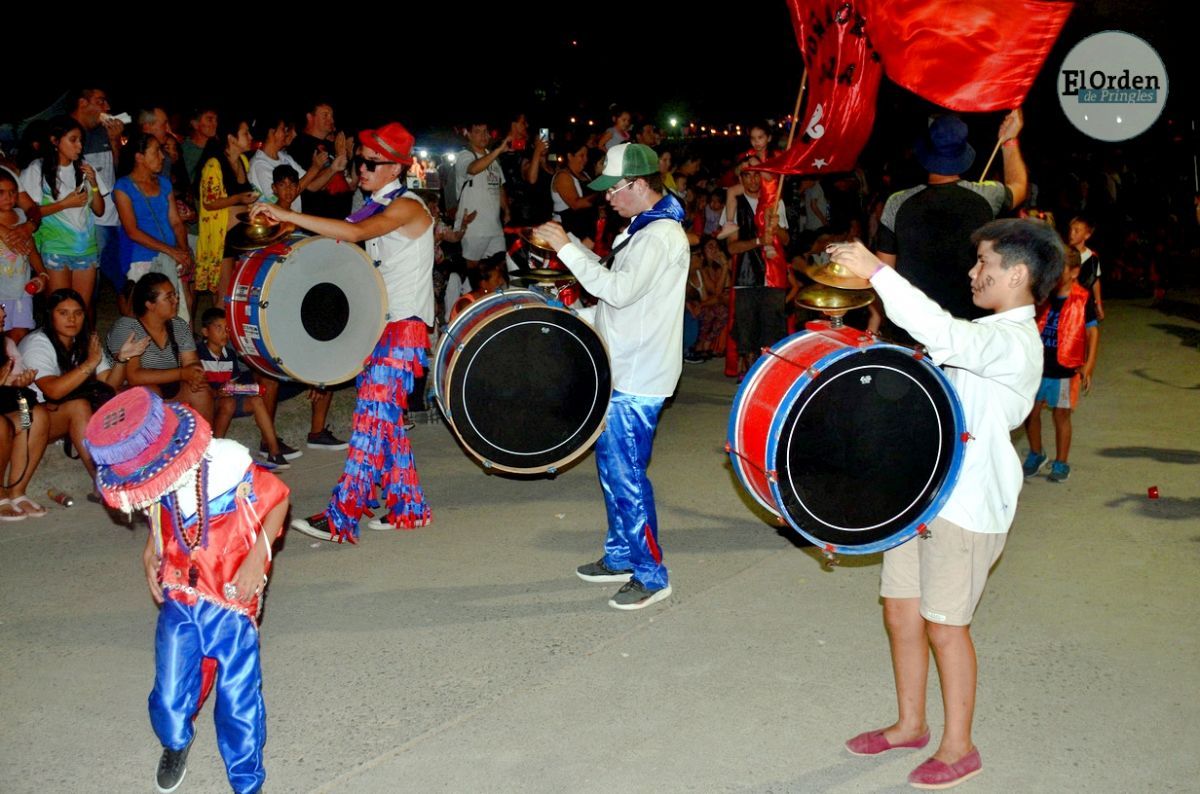 Con murgas, carrozas y mascaritas se están viviendo los Corsos 2023