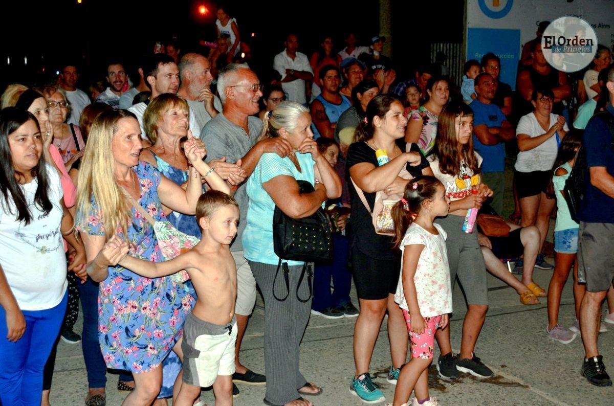 Con murgas, carrozas y mascaritas se están viviendo los Corsos 2023