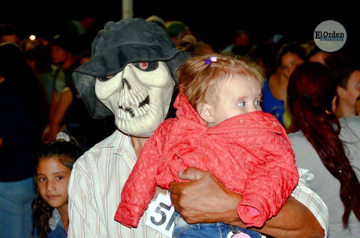 Cerraron los corsos 2023 con la quema del Rey Momo y entrega de premios