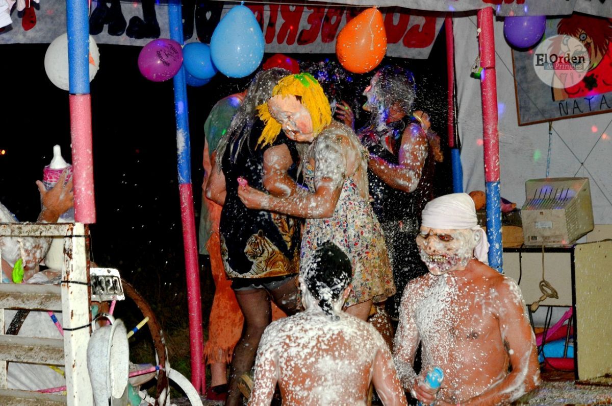 Cerraron los corsos 2023 con la quema del Rey Momo y entrega de premios