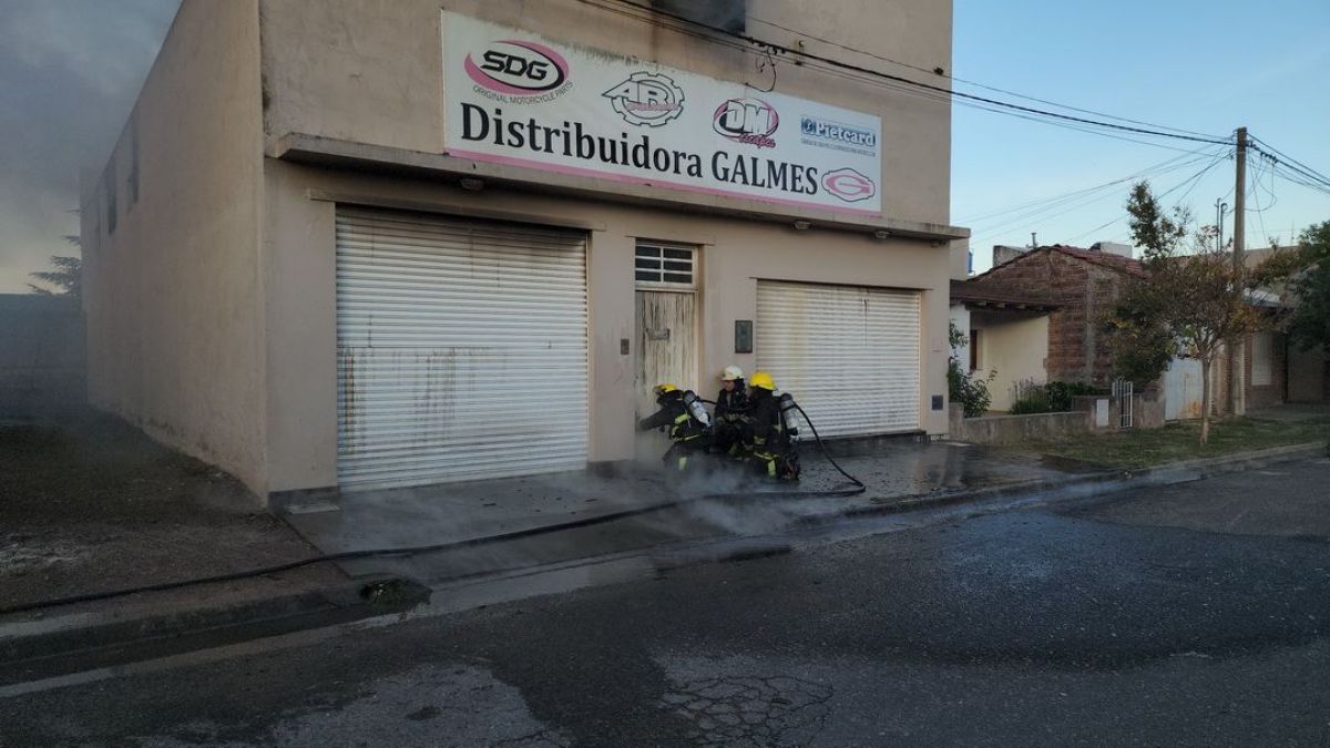  Miguel Suárez: “Fue un incendio muy dificil por el material existente ”