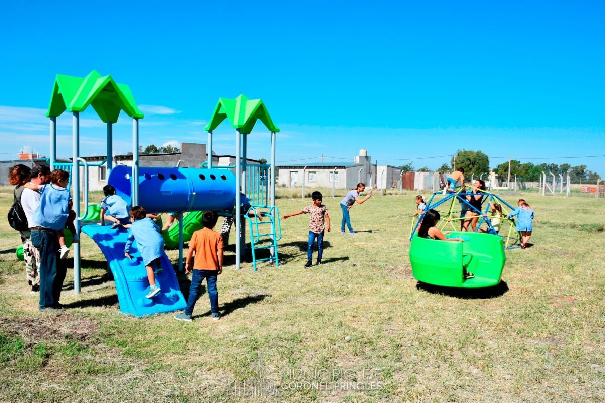 Con la presencia de Alberto Sileoni se inauguró el Jardín 903 de Indio Rico