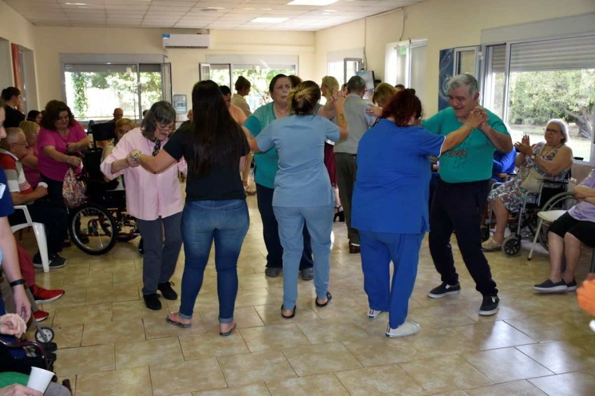 Día de la Mujer en el Hogar de Ancianos El Remanso.