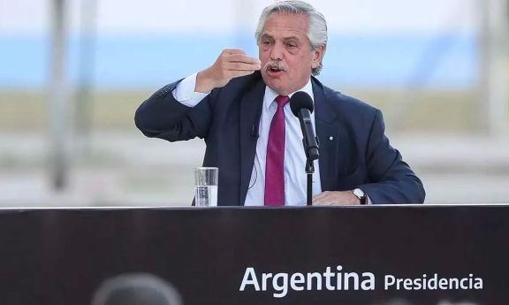 Trasladan a Alberto Fernández al sanatorio Otamendi por un fuerte dolor de espalda