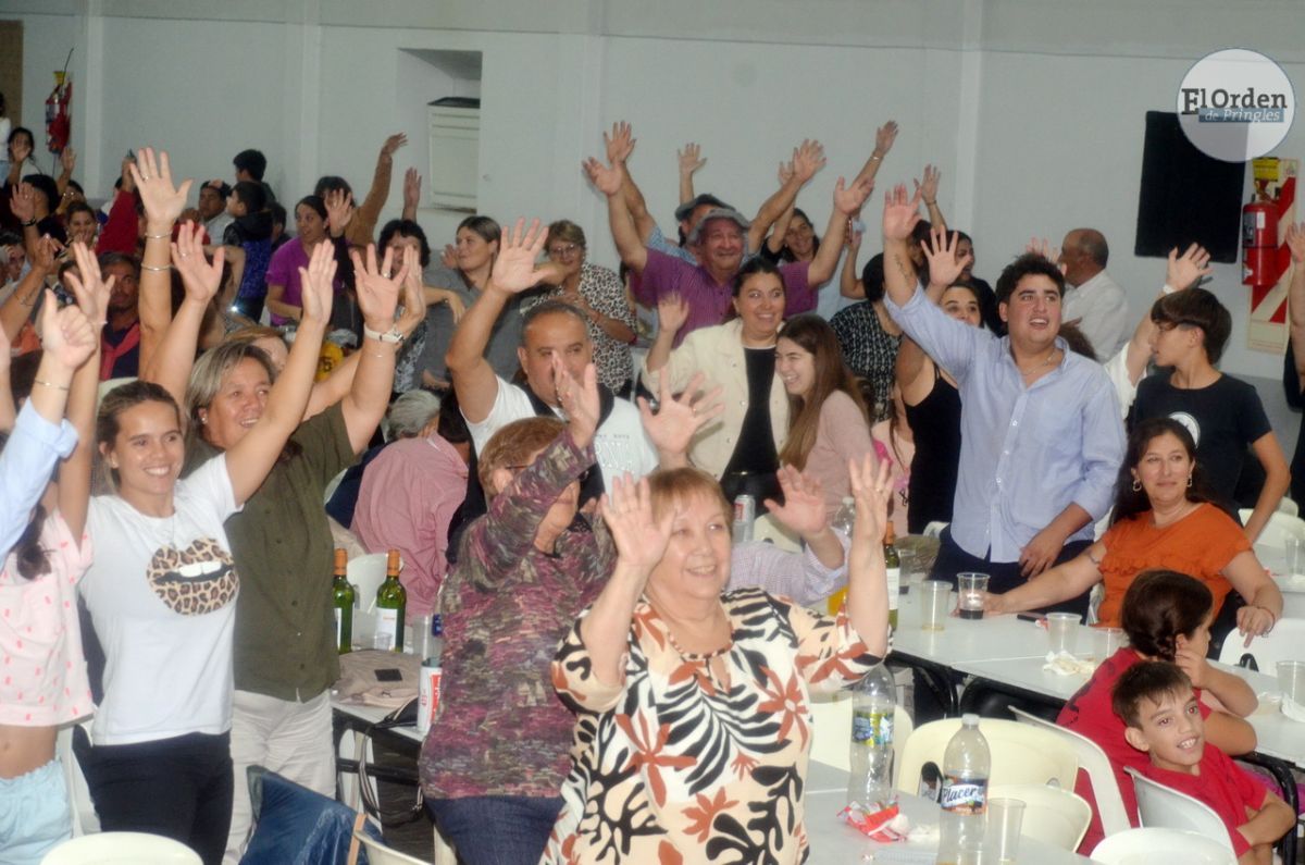 Ariana de Uriarte es la ‘Flor Fortinera’ del Fortín Tradición y Libertad